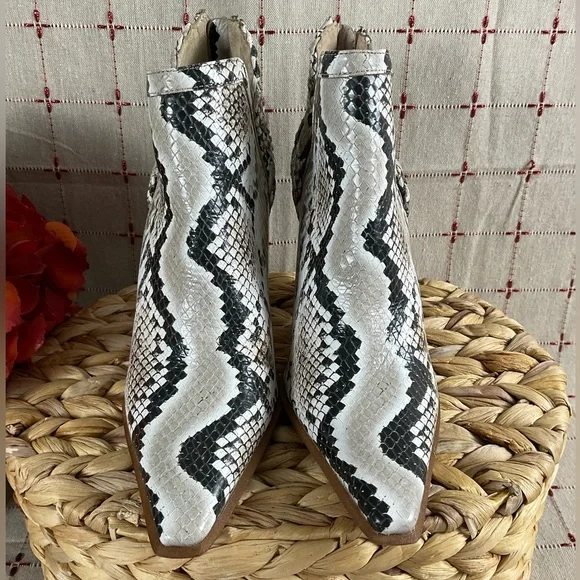 Vince Camuto “Delsimba” Snakeskin Embossed Leather Braided Trim Western Bootie 5 - Picture 4 of 7